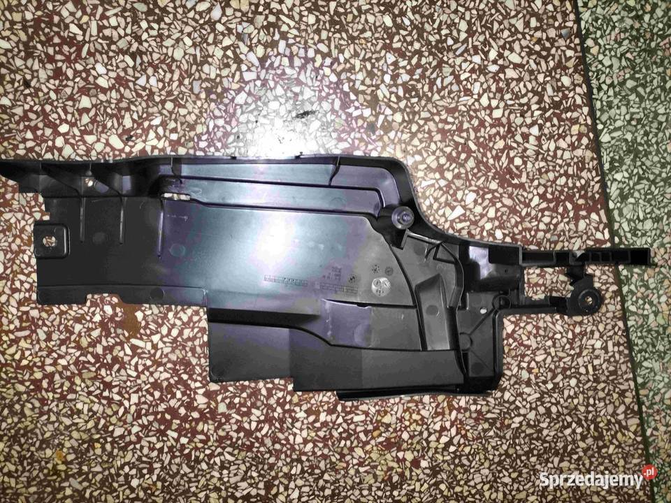 Dno bagażnika prawej stronie BMW E61 LCI PRE LCI Poręba