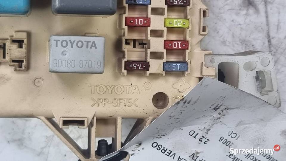 SKRZYNKA BEZPIECZNIKÓW TOYOTA COROLLA VERSO Lipno sprzedam