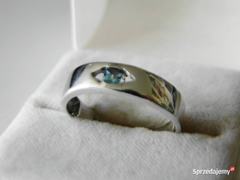 Śliczny pierścionek srebro i błękitna cyrkonia srebro Warszawa sprzedam