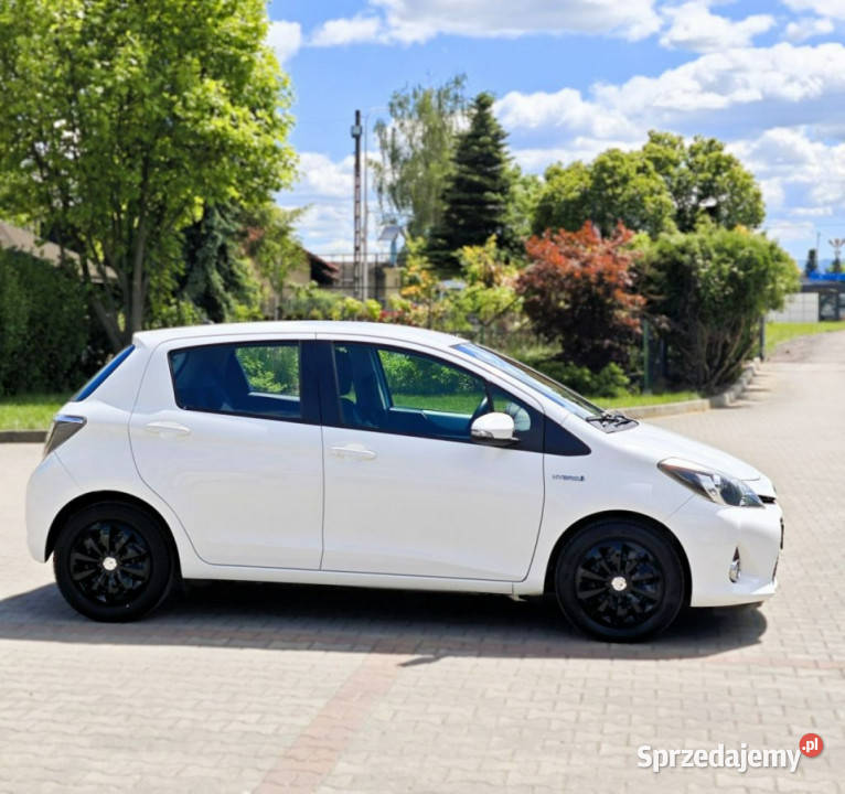 Toyota Yaris Hybryda Kamera A U T O M A T III 4/5 Nowy Sącz