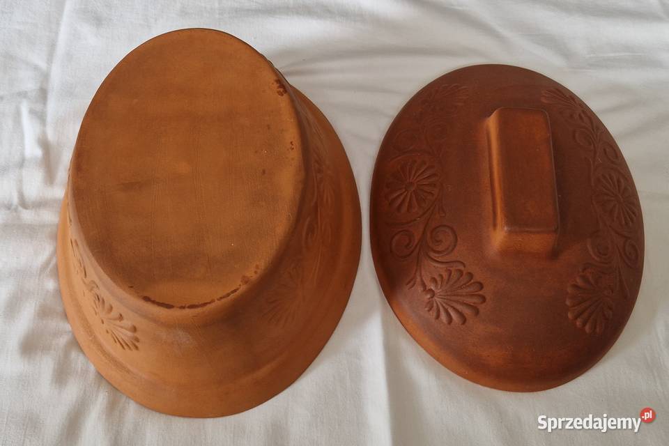 Garnek rzymski gliniany owalny nieszkliwiony z Warszawa