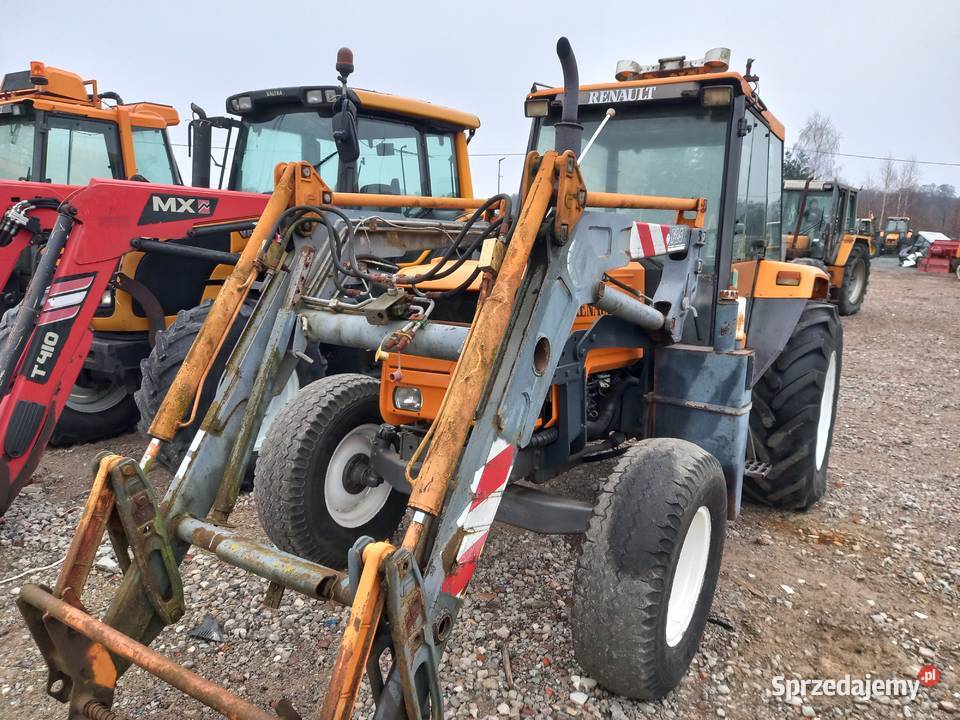 Renault 750 z ładowaczem Faucheuxa silnik MWM Ładowacz czołowy Turek