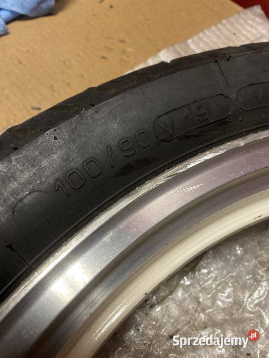 Suzuki GSX 750 E przednie koło felga opona C367 Poznań