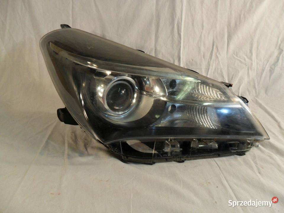 Reflektor Przód strona prawa Toyota Yaris MM131 Nowy Tomyśl