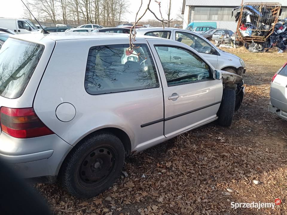 Volkswagen Golf IV 19 Diesel 66 kW 1999 r dawca Samochody na części sprzedam