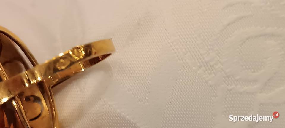 Złoty Pierścionek z Żółtym Szafirem Syntetycznym Kraków