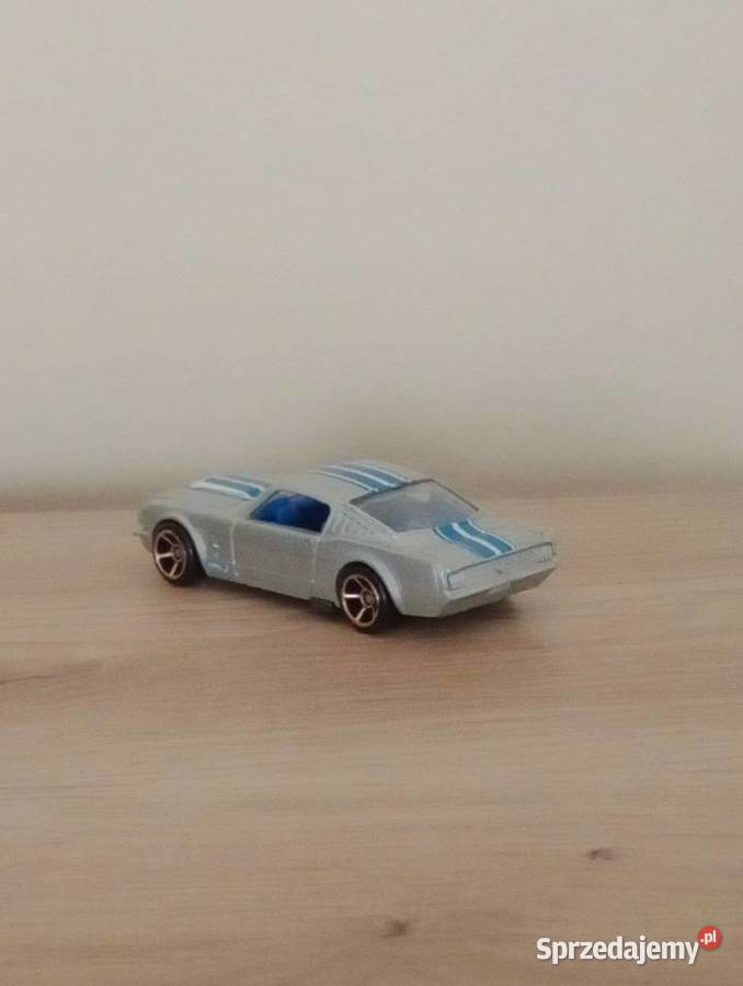 Hotwheels ford mustang fastback 65 Plastik  Radom