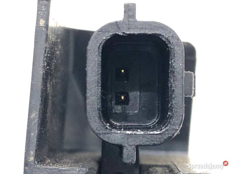 ZAMEK DRZWI PRAWY TYŁ DACIA DUSTER Hatchback sprzedam