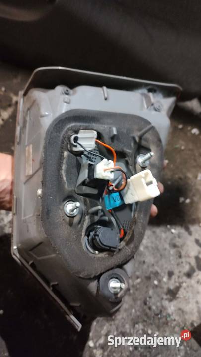 Lampa lewa prawa tył tylna w klapę Hyundai i40 Książ Wielkopolski