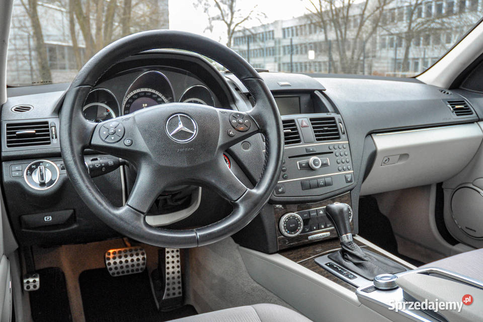 MercedesBenz Klasa C 30CDI 231 Automat Rok produkcji 2010 Wrocław