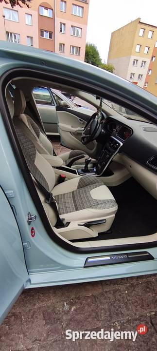 VOLVO V40 T3 Momentum garaż2 kolorowa tapicerka sprowadzony Stargard