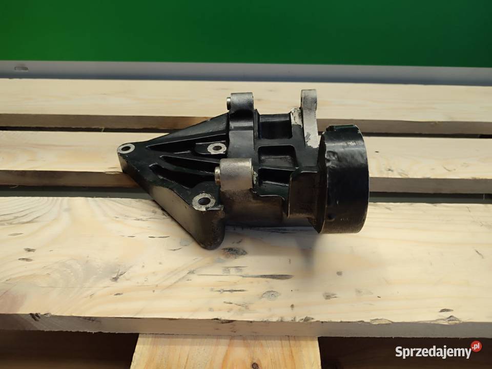Łapa podpora silnika 3824A22A2 Massey Ferguson Pozostałe