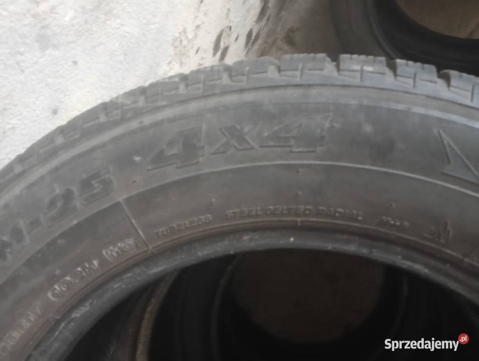 Opony zimowe 235 65 17 Bridgestone 65 Samochodowe Nysa