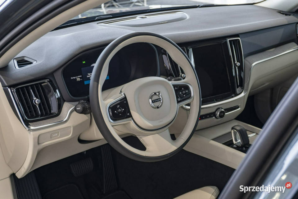 Volvo V60 Plus Dark B4 Mild hybrid Benzyna 197 Łódź