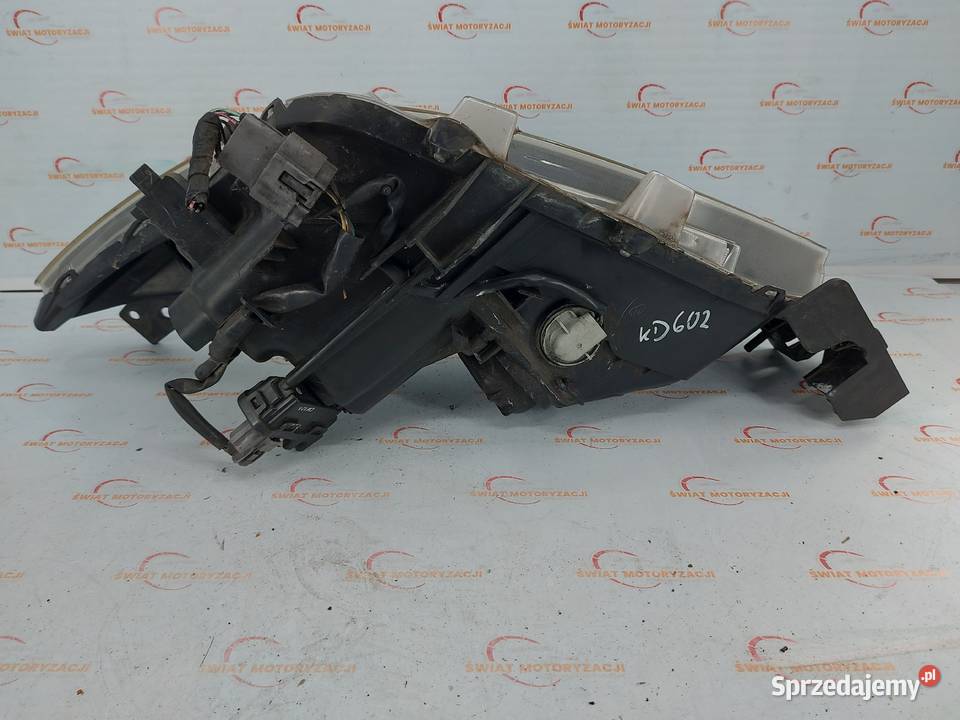 MAZDA 3 III 13r lampa prawa przód ANGLIK Kielce sprzedam