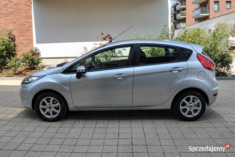 Ford Fiesta Salon 160 nieuszkodzony