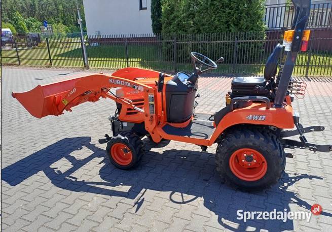 Ciągnik komunalny KUBOTA BX2350 z ładowaczem Kubota Kobylnica