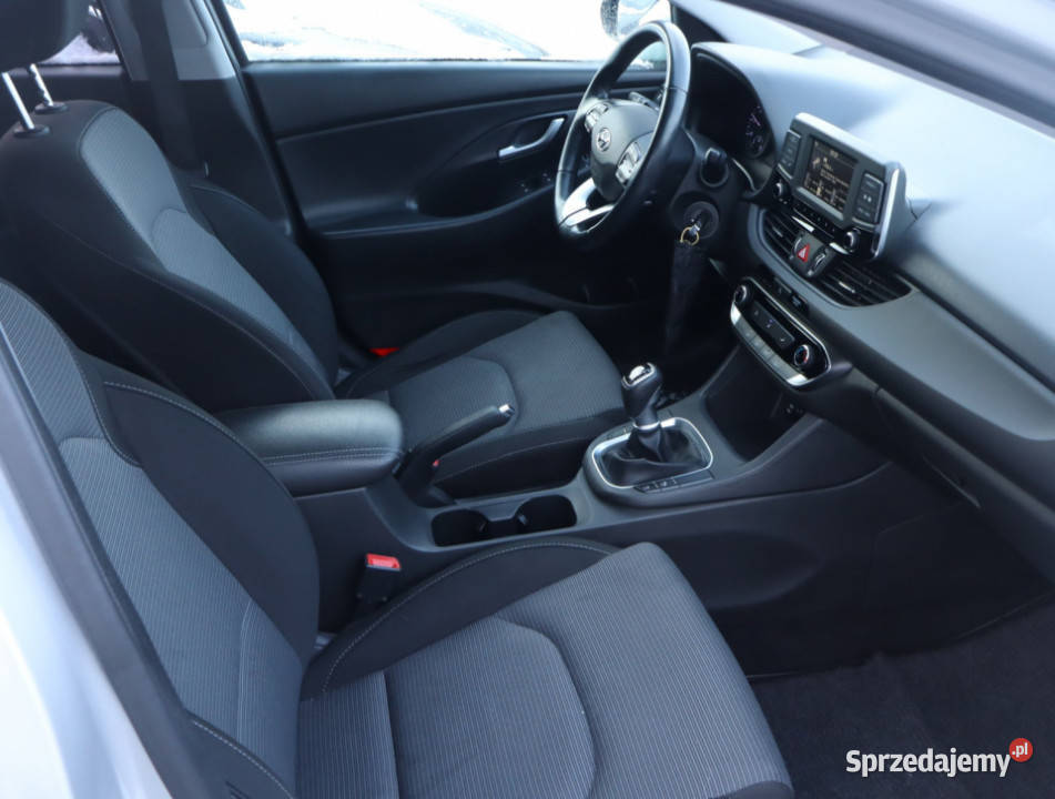 Hyundai i30 10 TGDI relingi dachowe Piaseczno