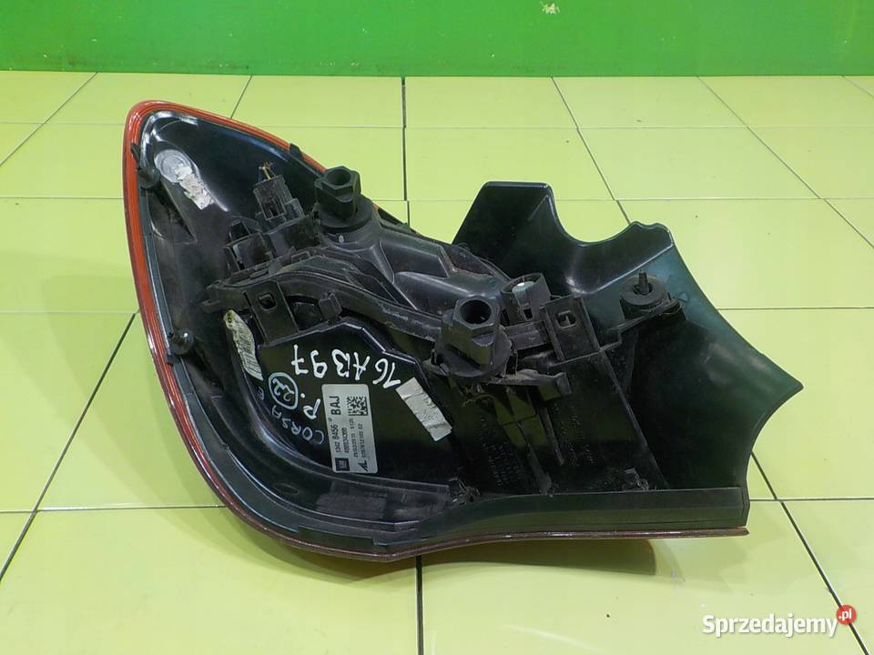 OPEL CORSA E 14 T 15r HB 3D lampa prawa tyl Lampy tylne Suków sprzedam