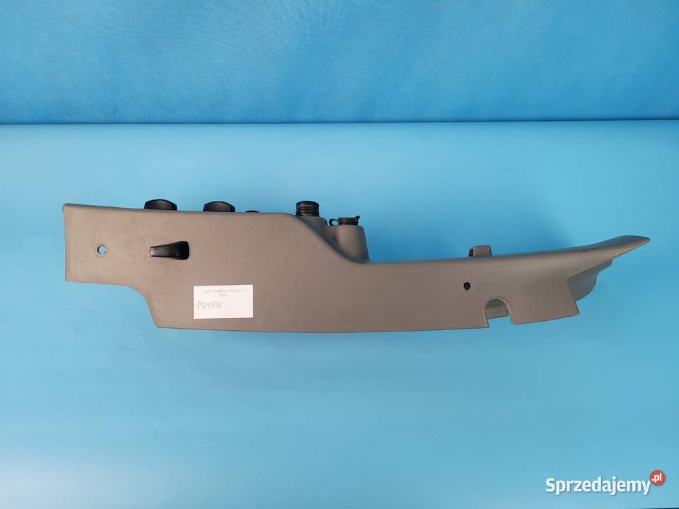 CASE IH PUMA 145 12r OSŁONA POKRYWA SŁUPKA C