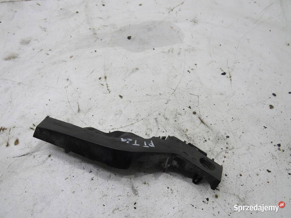 ŚLIZG ZDERZAKA PRAWY TYŁ KOMBI AVENSIS T29