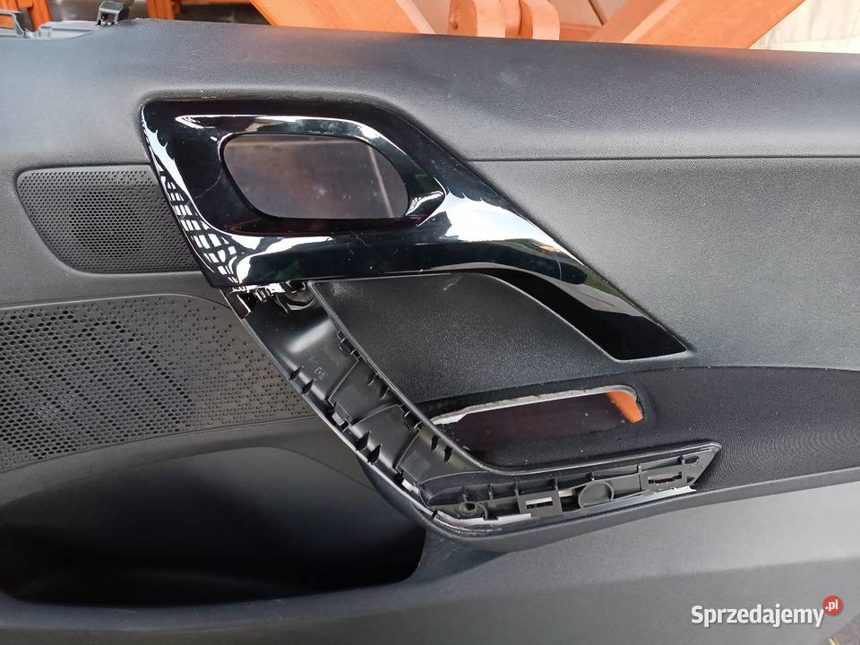 Boczek drzwi prawy przód Peugeot 208 I Części samochodowe