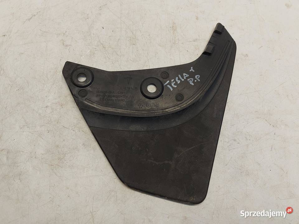 TESLA MODEL Y 2023r Chlapacz przód prawy