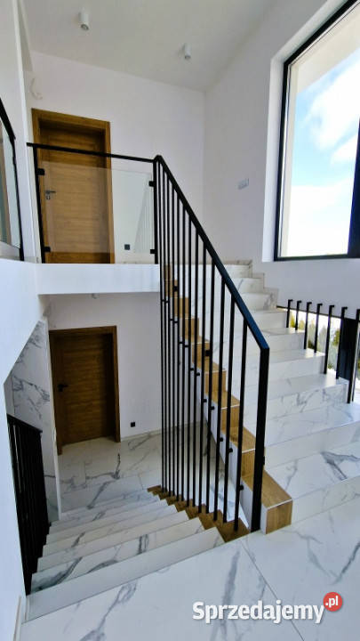 Modernistyczny dom jeziorem z funkcją pensjonatu 3134m2 Gorzewo