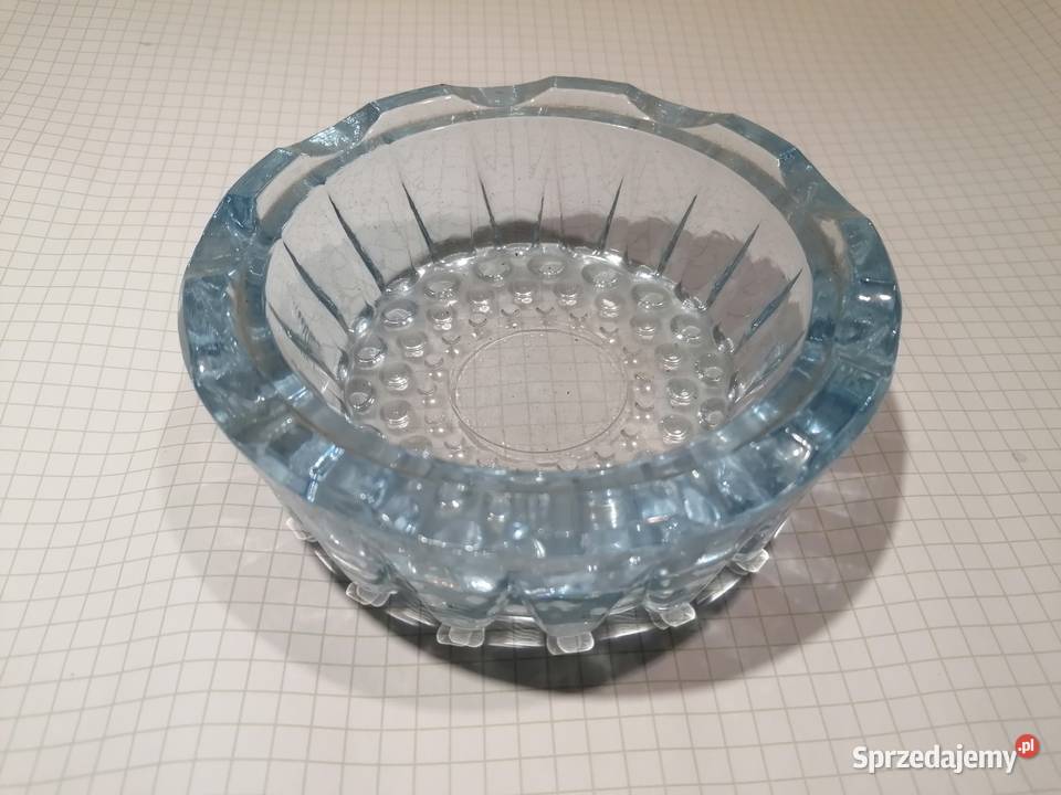 popielniczka szkło PRL jasnoniebieska Piotrków Trybunalski