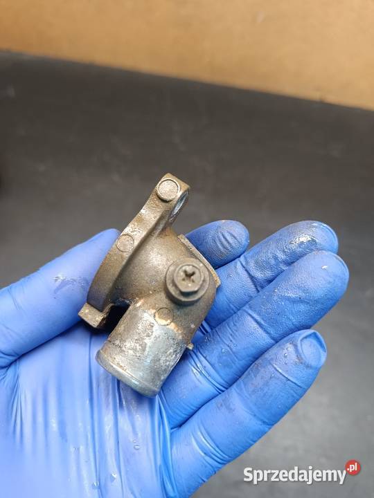 Pokrywa termostatu osłona dekiel silnik części Gołaczewy sprzedam