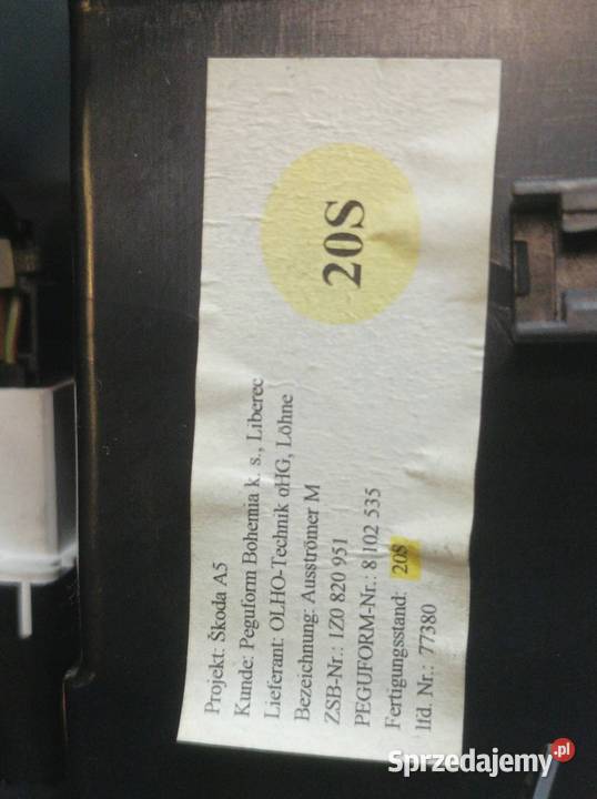 KRATKI NAWIEWU ŚRODKOWA DESKI SCHOWEK Skoda świętokrzyskie