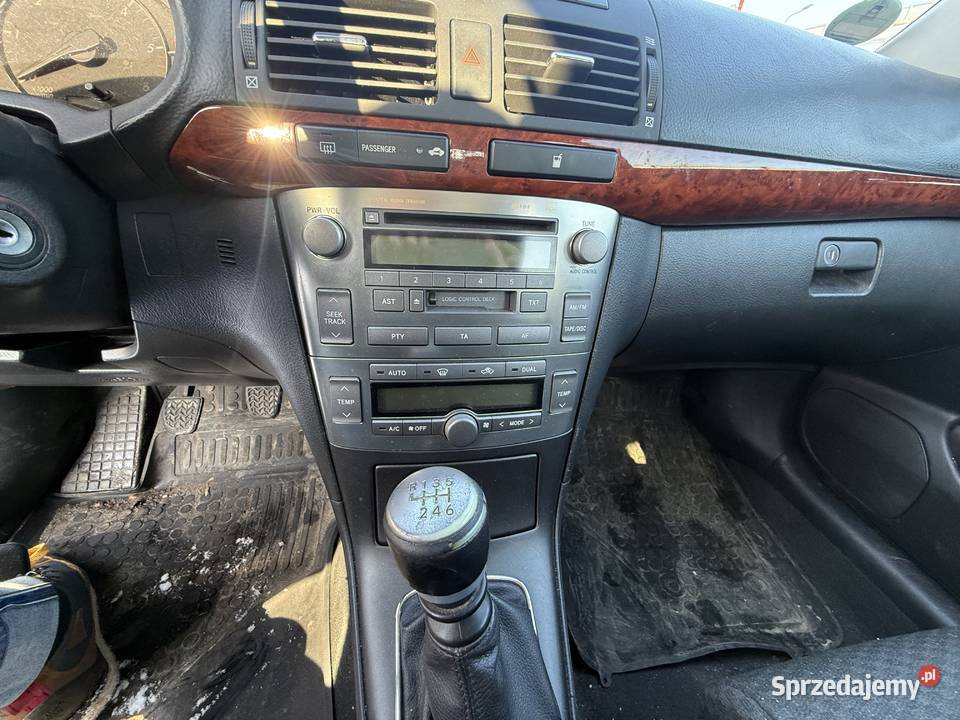 Syndyk sprzeda Toyota Avensis manualna Łódź