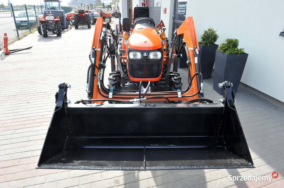 Kubota B2741 Neo Star 4x4 27 ładowacz czołowy Tajęcina