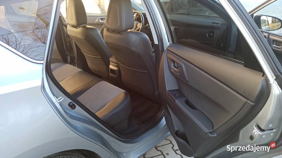 Toyota Auris Hybrid Executive Tymbark