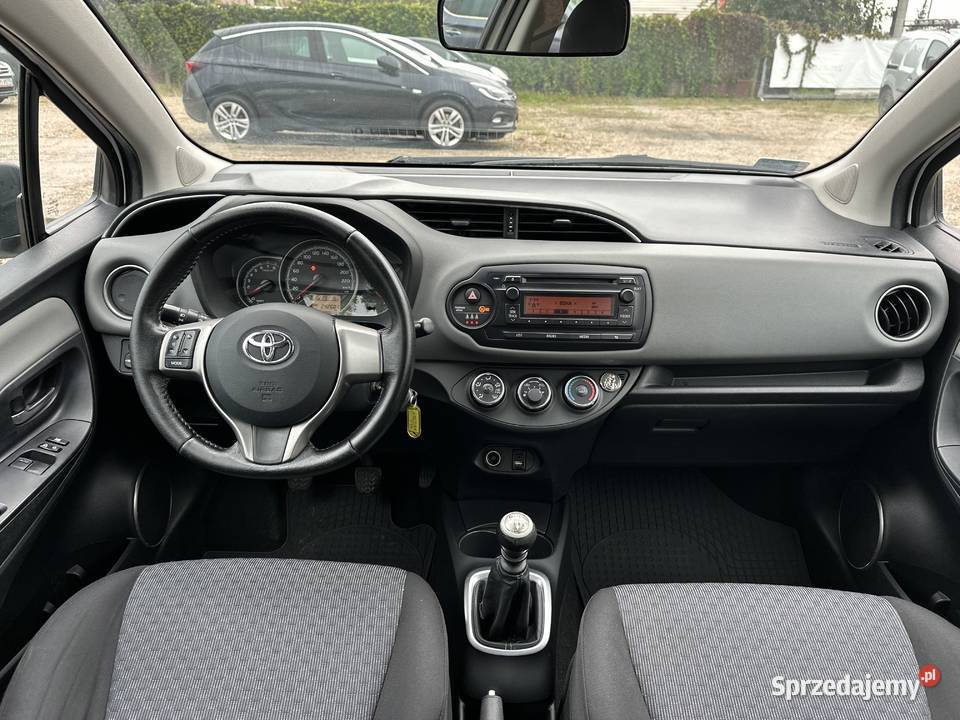 Toyota Yaris 133 99 BSalon IWŁ FV23 Euro6 Samochody osobowe Warszawa