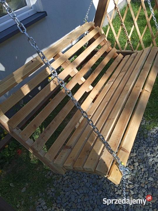 Nowa drewniana huśtawka ogrodowa Głębokie