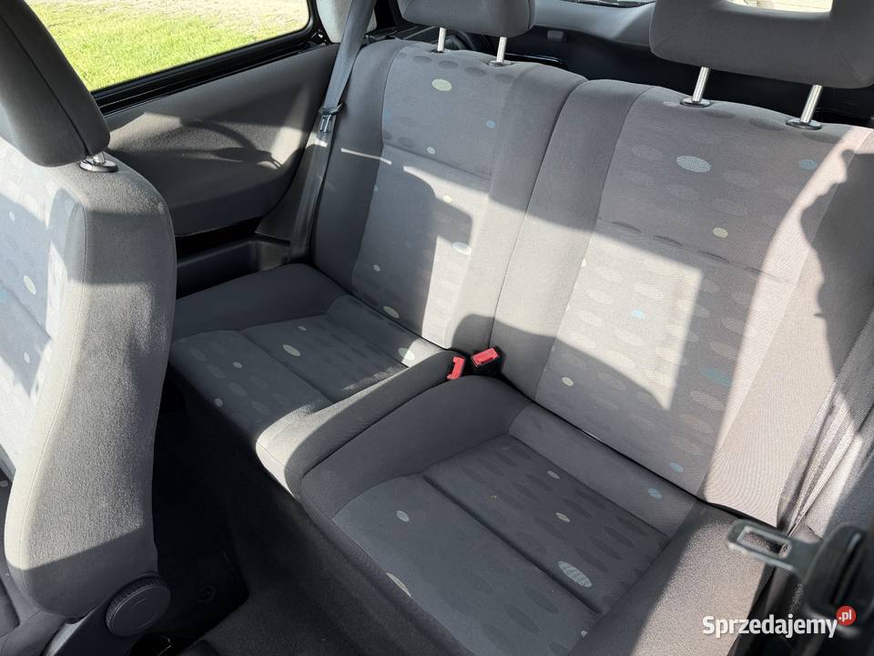 Volkswagen Lupo 10 MPI 50 2005 r 170000 stan DB Zarejestrowany w Polsce Hoszów sprzedam