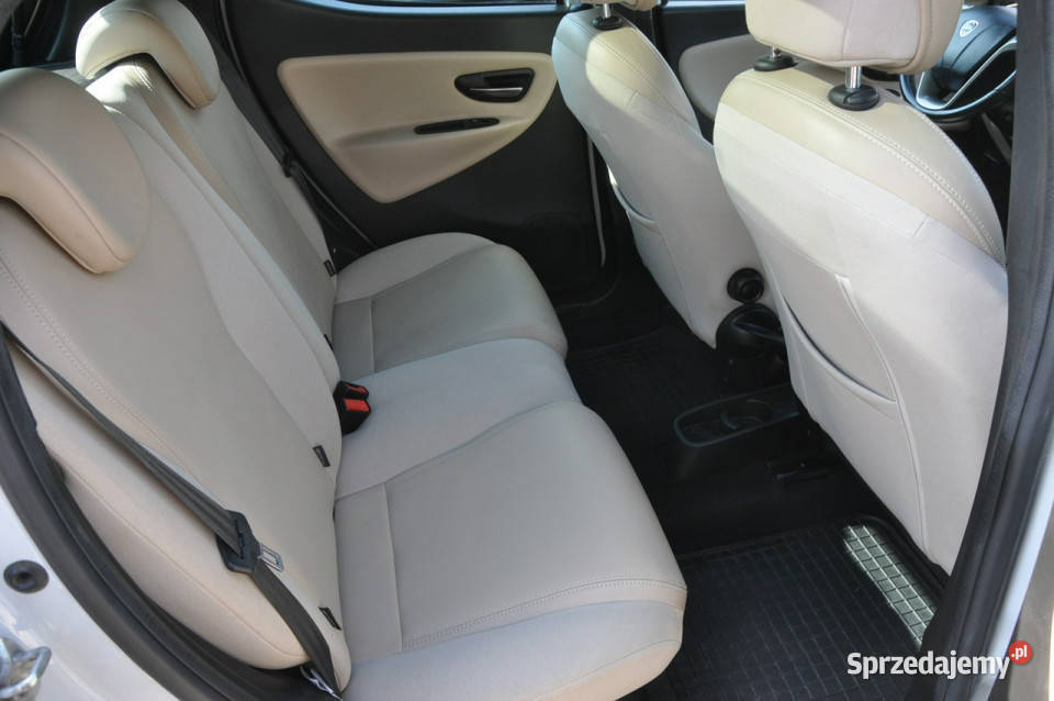 Lancia Ypsilon 12 70 Full Szyberdach Skóra benzyna śląskie Dąbrowa Górnicza