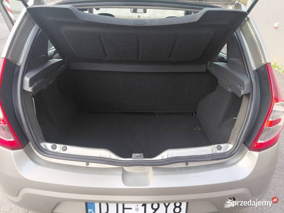 DACIA SANDERO 2010r 12 16V 75 Pzreb84 szary