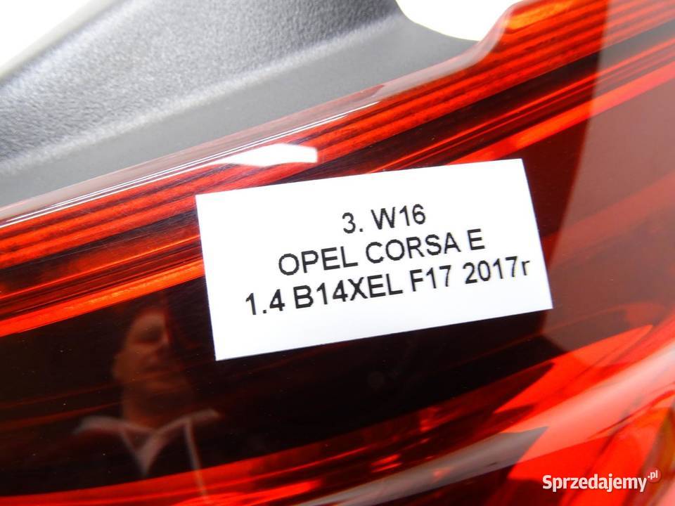 LAMPA PRAWA TYLNA PRAWY TYŁ W BŁOTNIK OPEL CORSA osobowe małopolskie