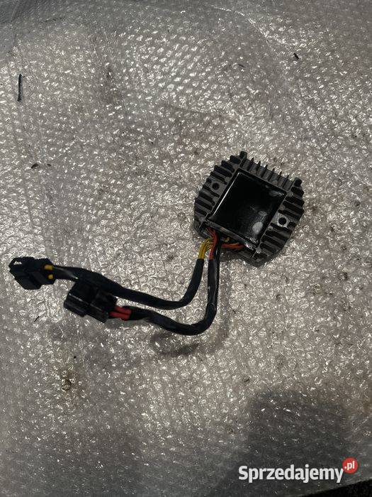 Regulator napięcia Triumph Speed Triple 955i