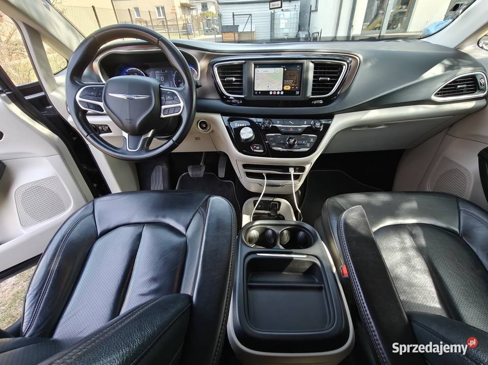 Pacifica 2018 104 przebiegu Wersja 8 osobowa czujnik zmierzchu Bolszewo