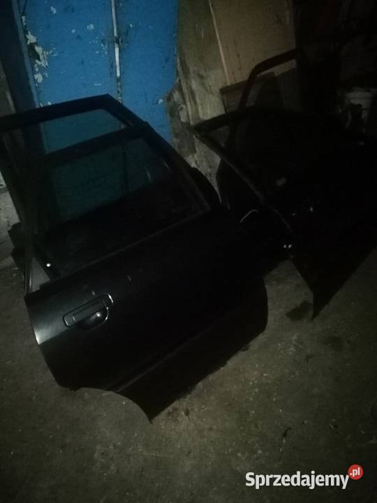 Posiadam pozostałości Audi 80 b 4 drzwi Kolno