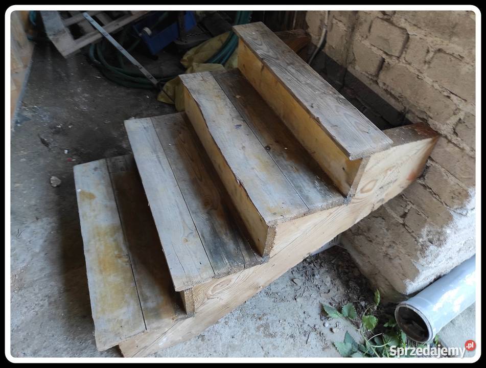 Schody drewniane na podwyższenie półpiętro 70