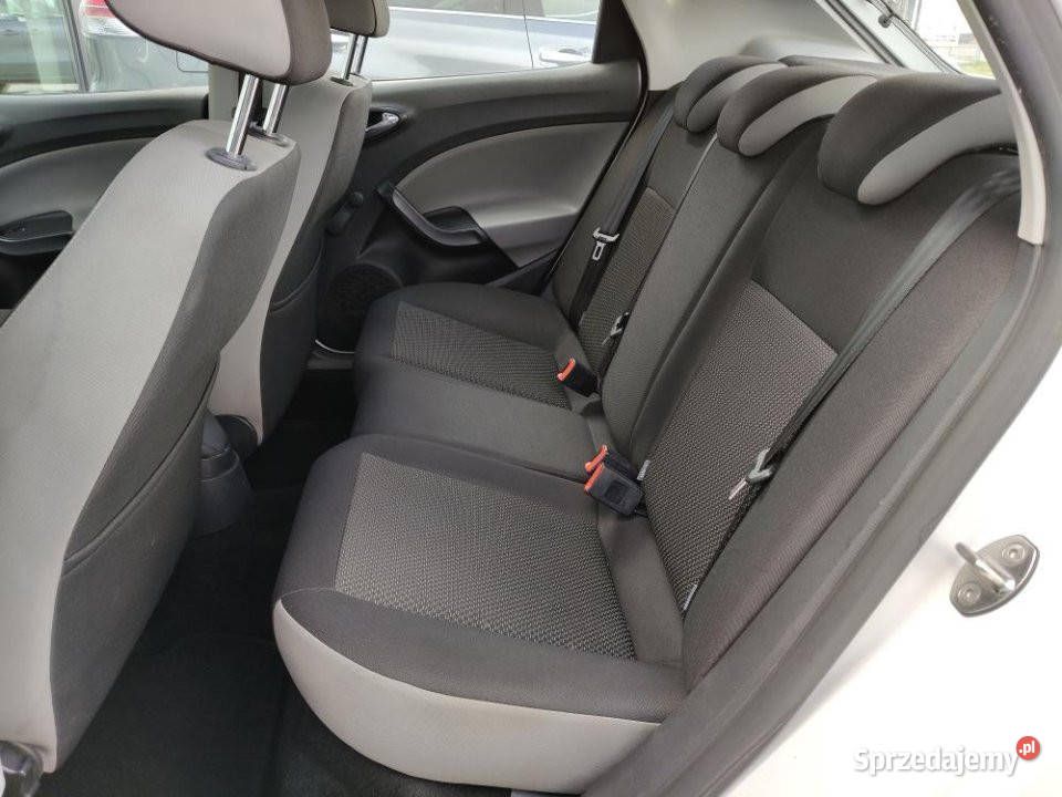 SEAT Ibiza 2015r salon Bezwypadkowy tempomat benzyna Poznań