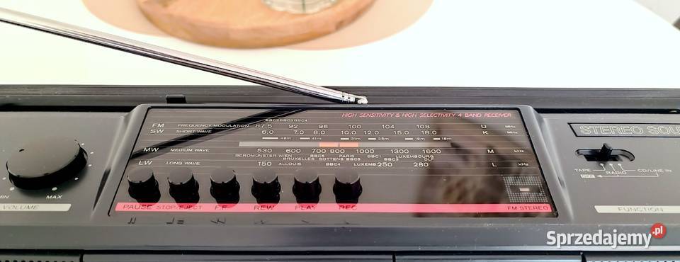 Radiomagnetofon Boombox HITACHI TRK 640 E z Leszno sprzedam