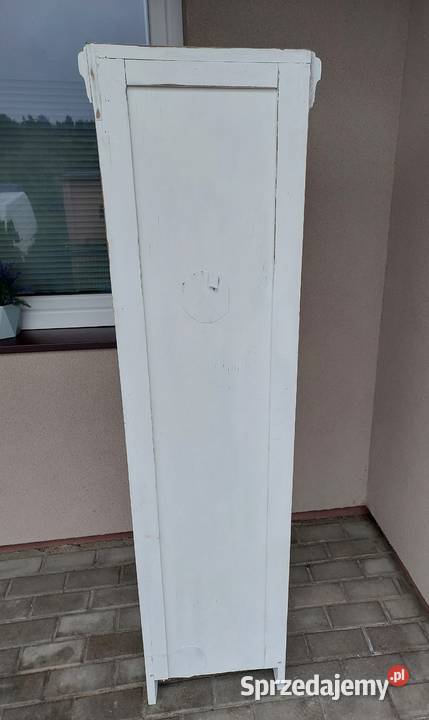Stary międzywojenny słupek biały przecierany Tczew