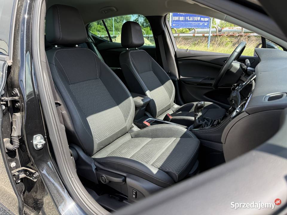Opel Astra 14 BENZYNA Klimatronik Nawigacja Hatchback Konin