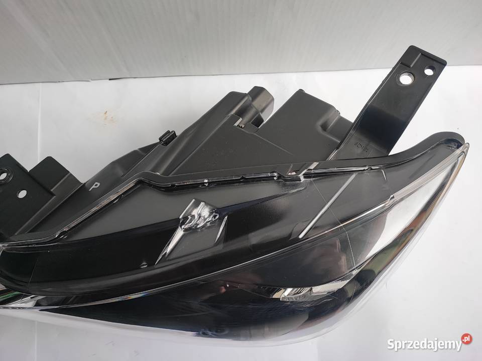 Lampa przednia Mazda CX3 13pin reflektor full osobowe Lipno