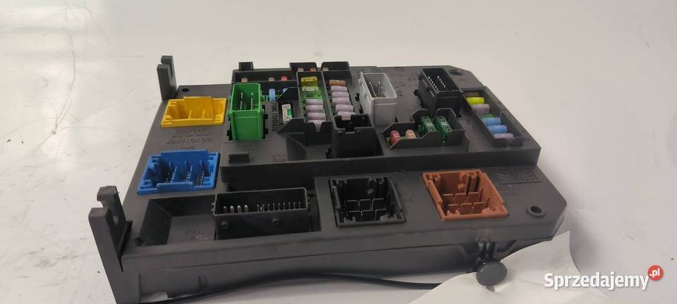 SKRZYNKA BEZPIECZNIKÓW PEUGEOT 508 9665547580 Lipno